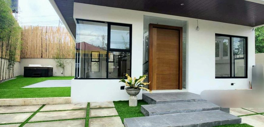 5 BR Elegant Home with Jacuzzi at BF Northwest, BF Homes, Paranaque